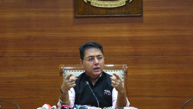 Aman Arora Puts Eight Questions to Amit Shah  Ahead of Moga Rally