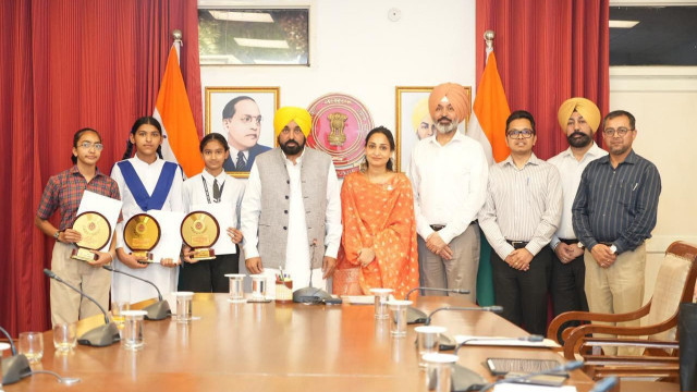 CM Bhagwant Singh Mann meets Class 8 toppers in Chandigarh