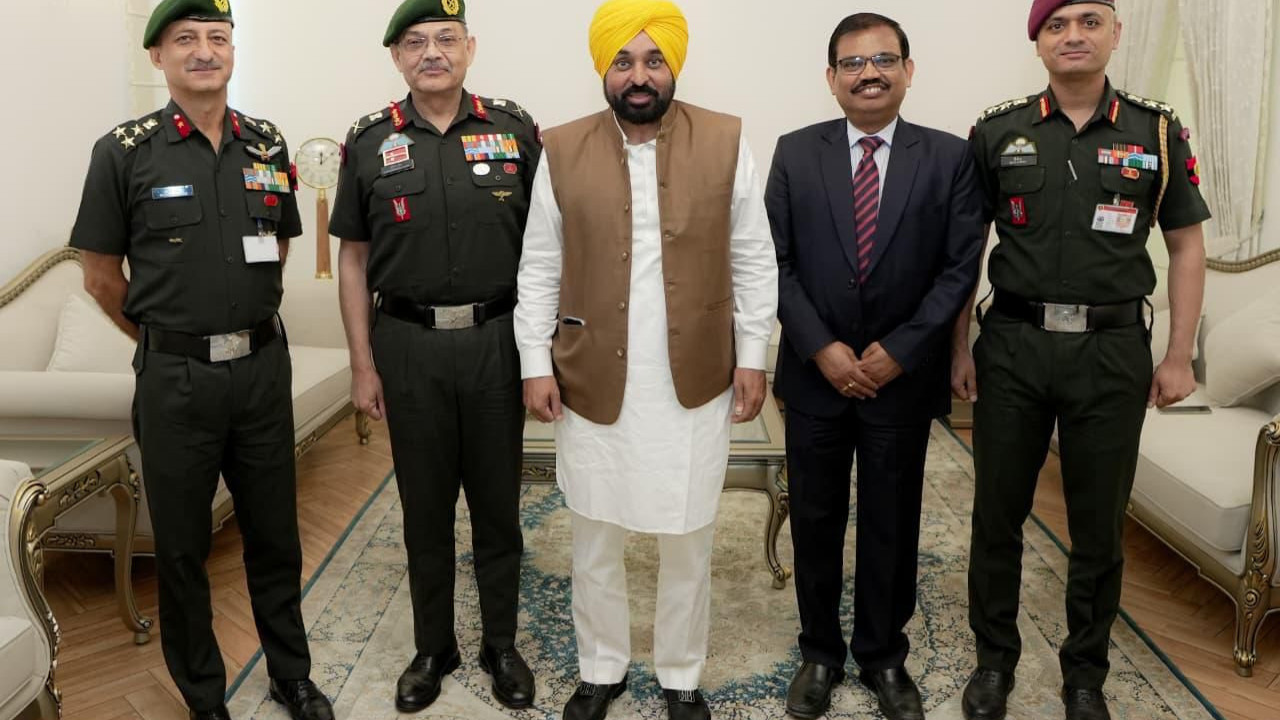 Bhagwant Mann, Western Command Army Commander Discuss Border Security
