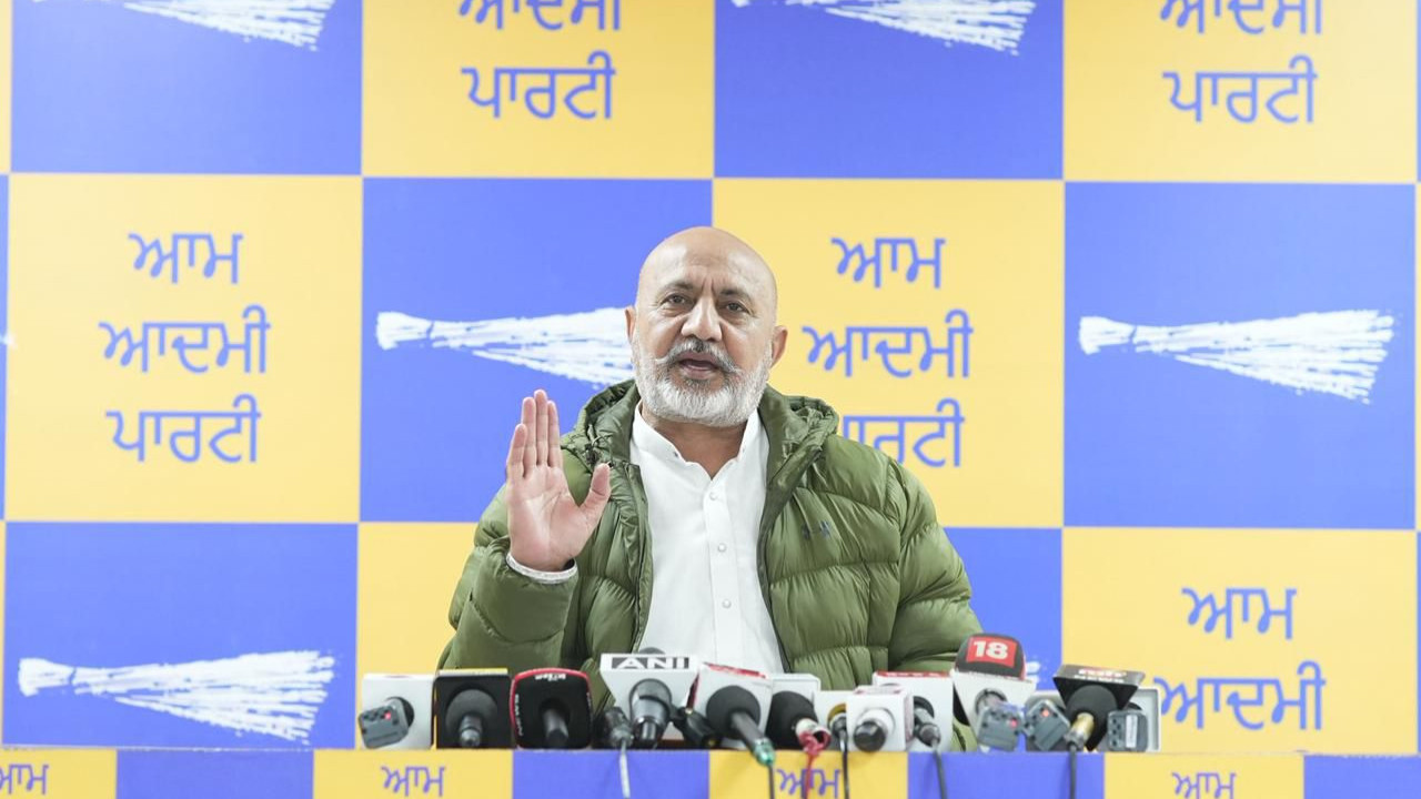 Ravneet Bittu Openly Admits Alliance With Badals Means Return Of Drugs And Gangsterism In Punjab: AA